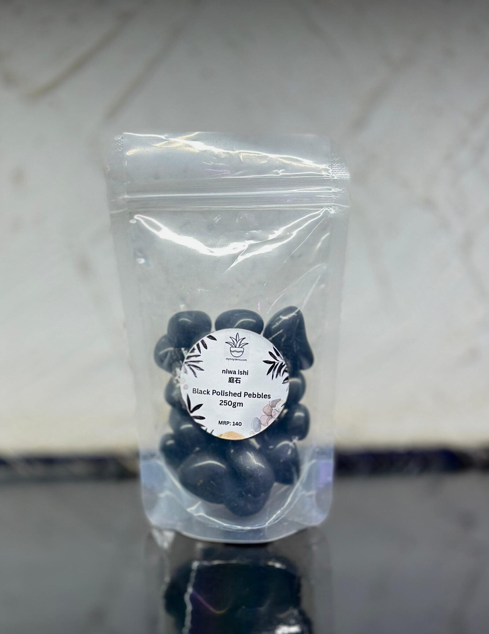 Black polished pebbles_series (1)