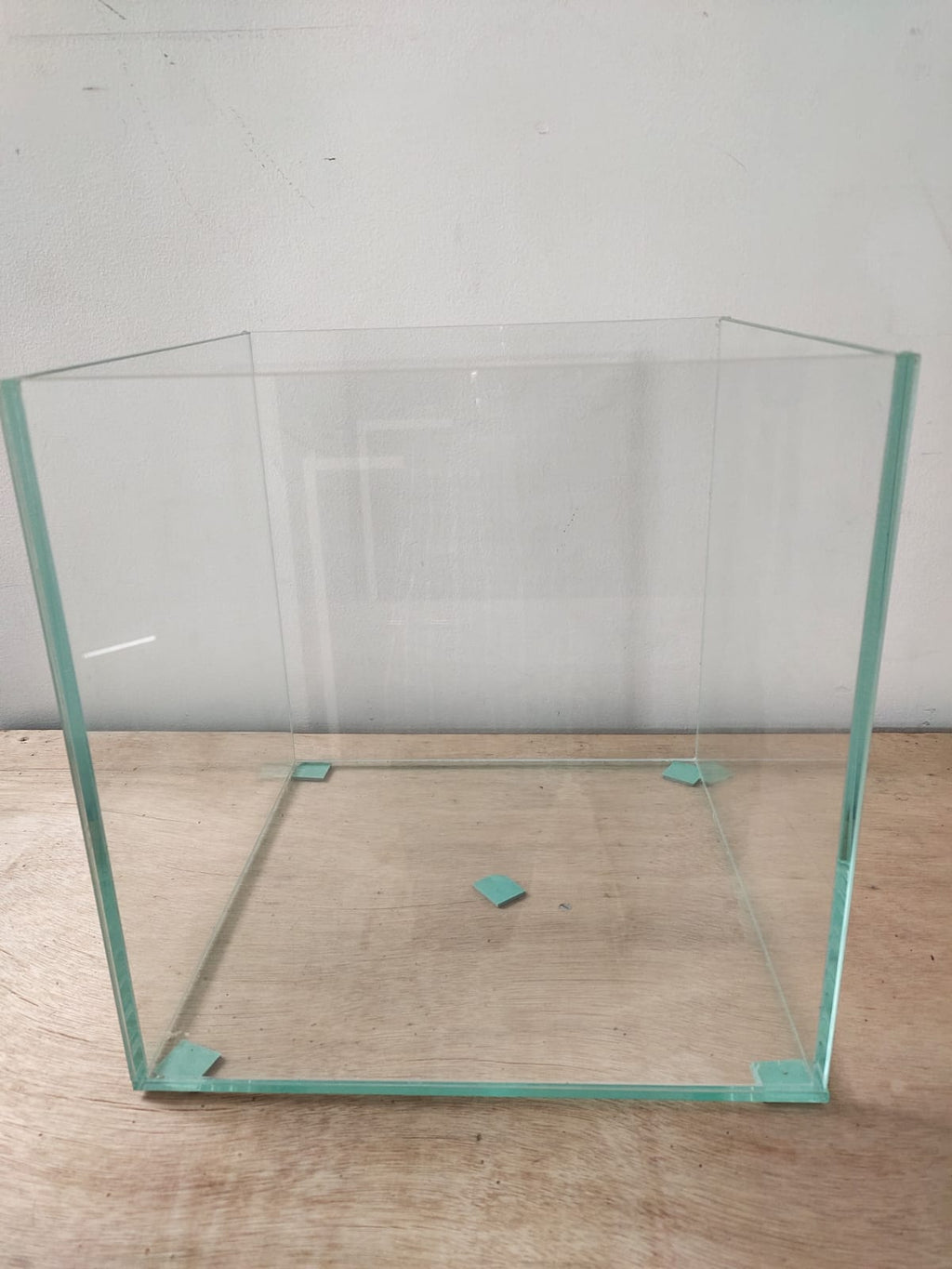 Extra Clear, Straight Edge Aquarium Tank - 30 cm 5mm (30x30x30)