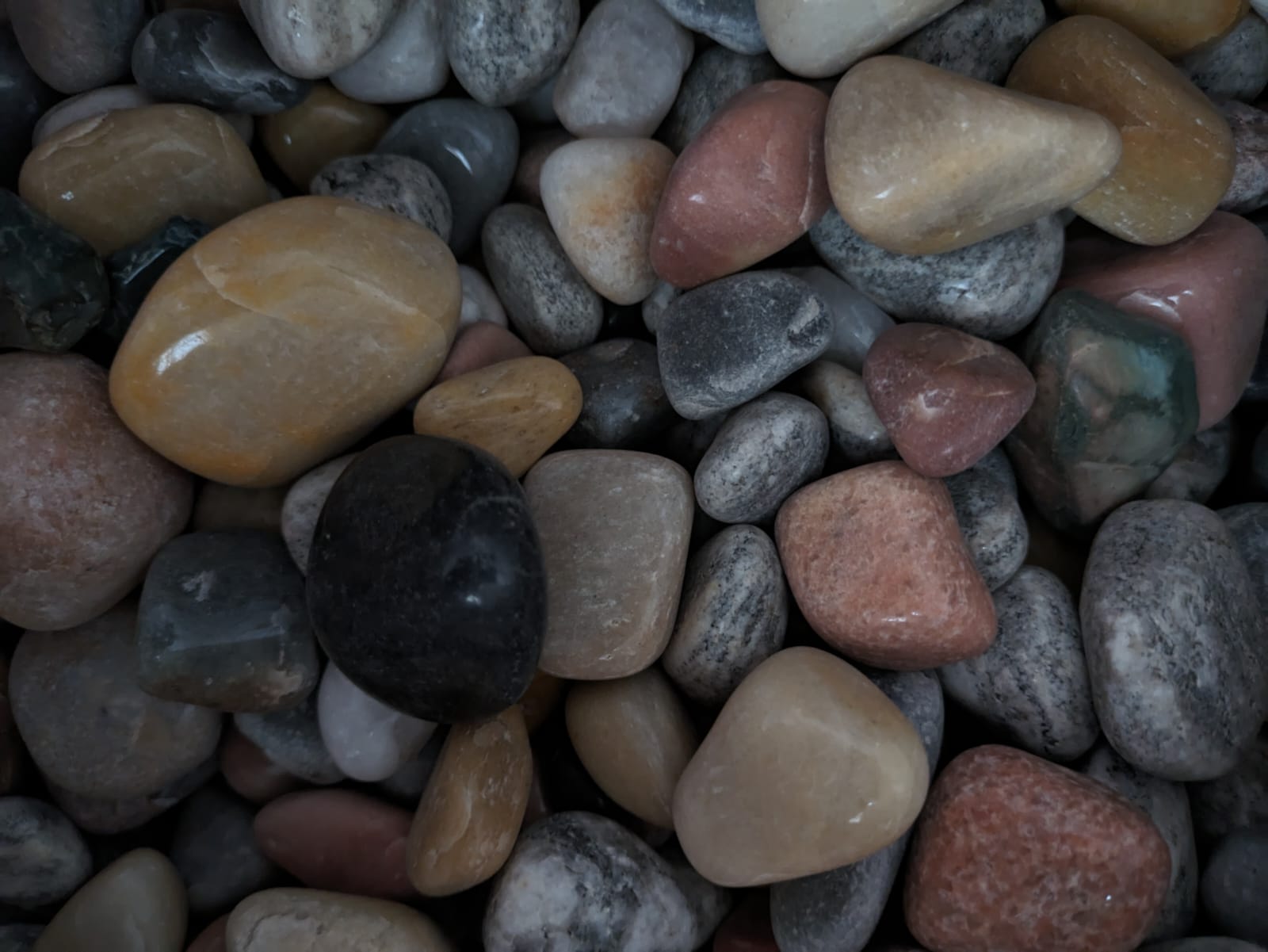 Small / Medium Mixed Polished Pebbles/ Kg