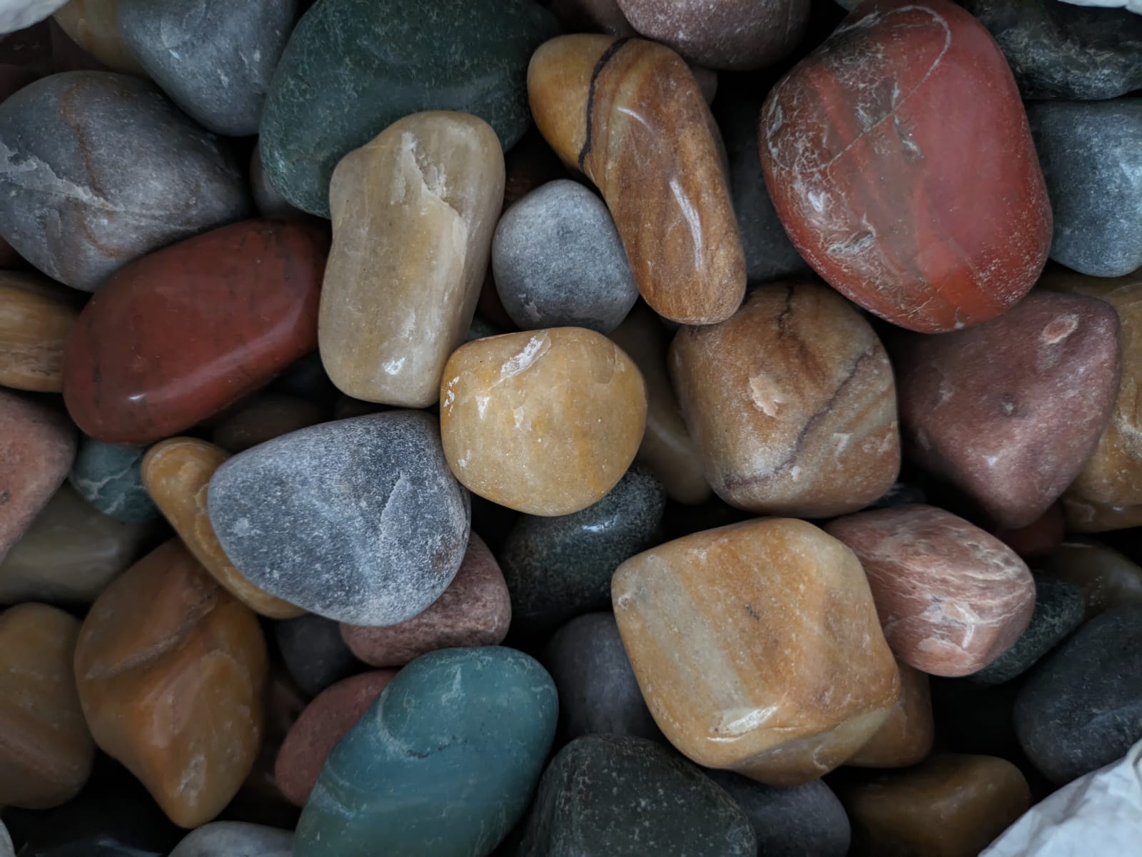 Big Mixed Polished Pebbles/ Kg
