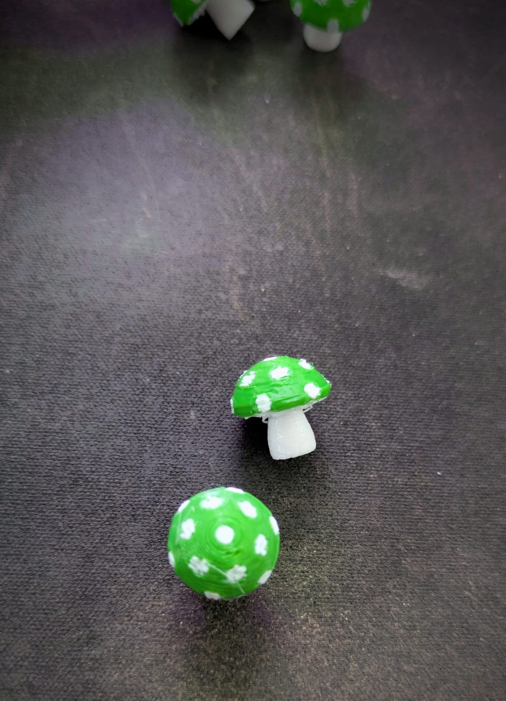 3D Green and White Mushrooms - Small