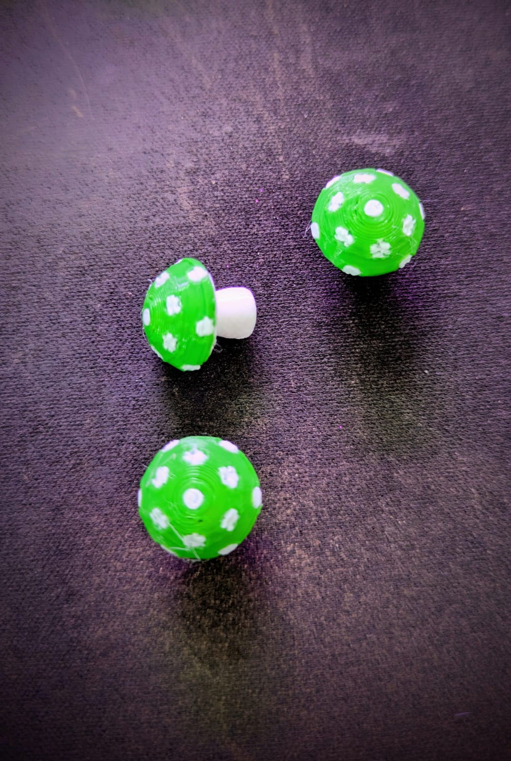 3D Green and White Mushrooms - Small