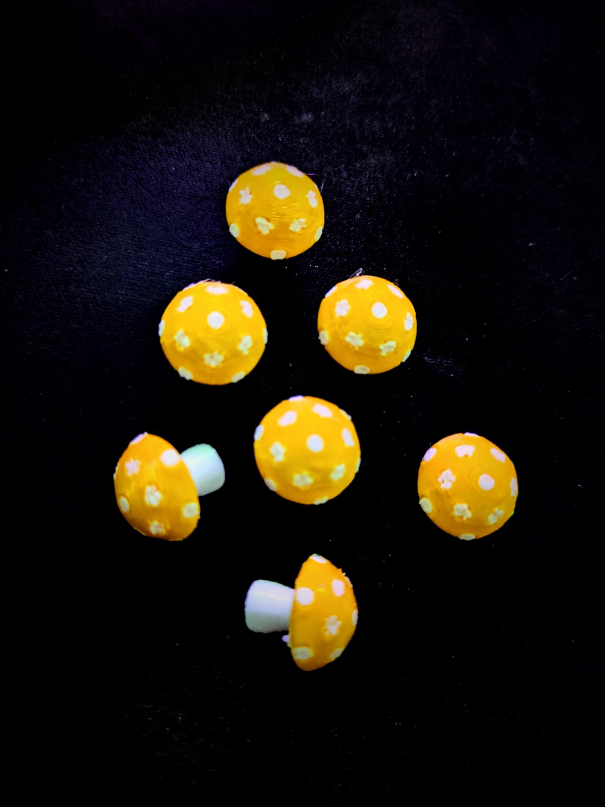 3D Yellow and White Mushrooms - Small